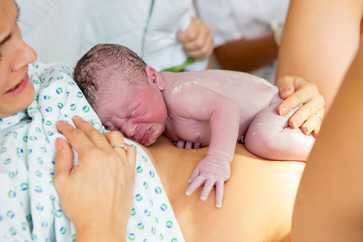 Naturlig, vaginal fødsel - lige kommet til verden