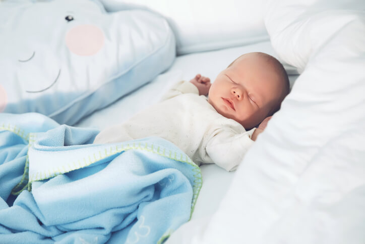 nyfødt der sover som en baby
