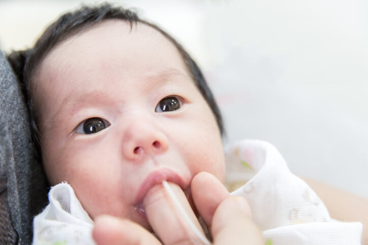 Fingerfeeding