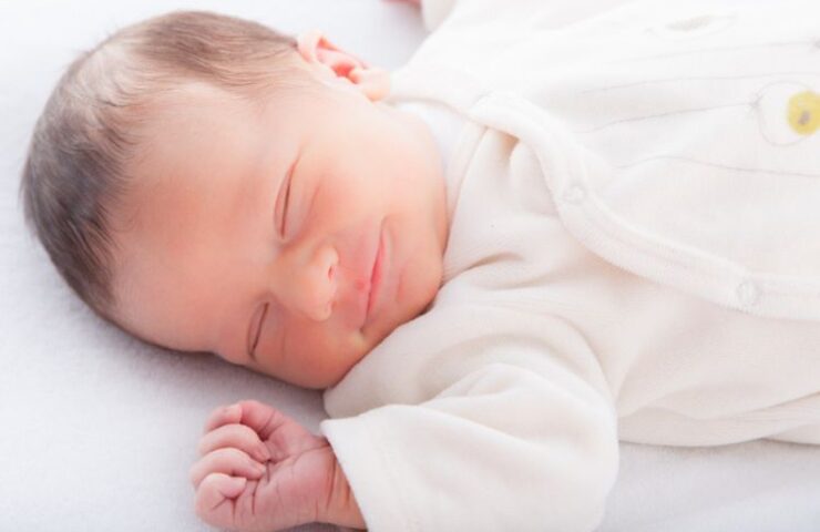 REM-søvn-baby-sover